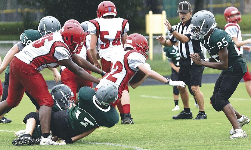 Eagles win fourth in a row, down Squires 34-7