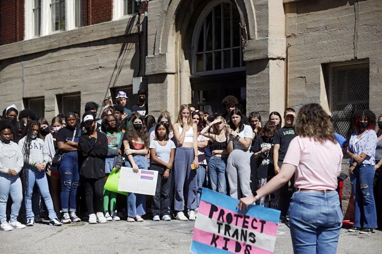 20220928_MET_WALKOUT_ER_05