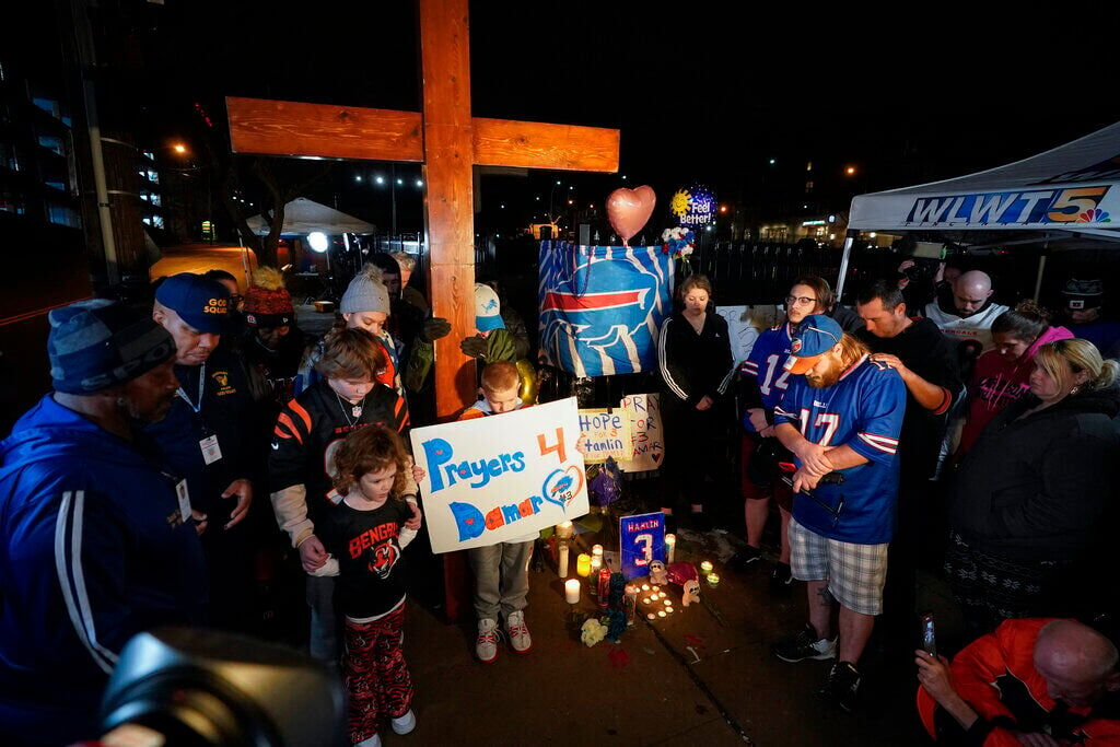 Pray for Damar': Wave of public prayer follows Hamlin's collapse