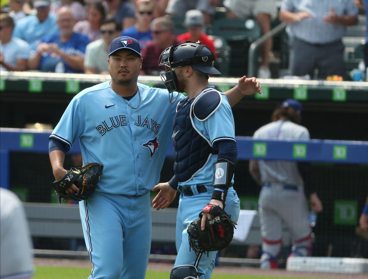 Toronto Blue Jays defeat Texas Rangers 5-0