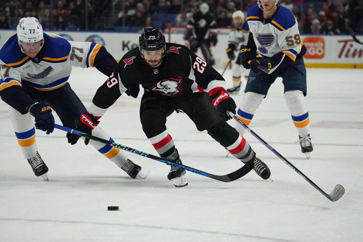 Hinostroza battles