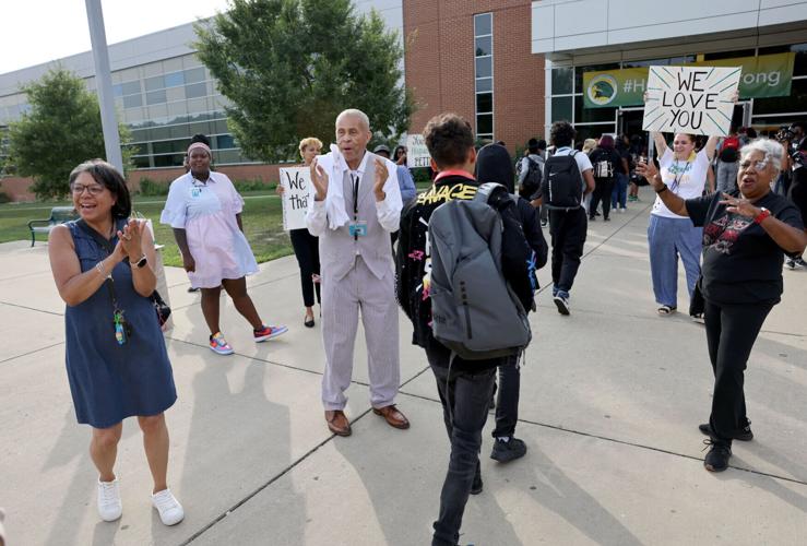 082623-rtd-met-huguenot