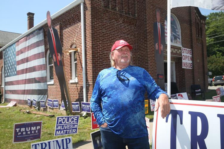 080121-roa-trumpstore-06