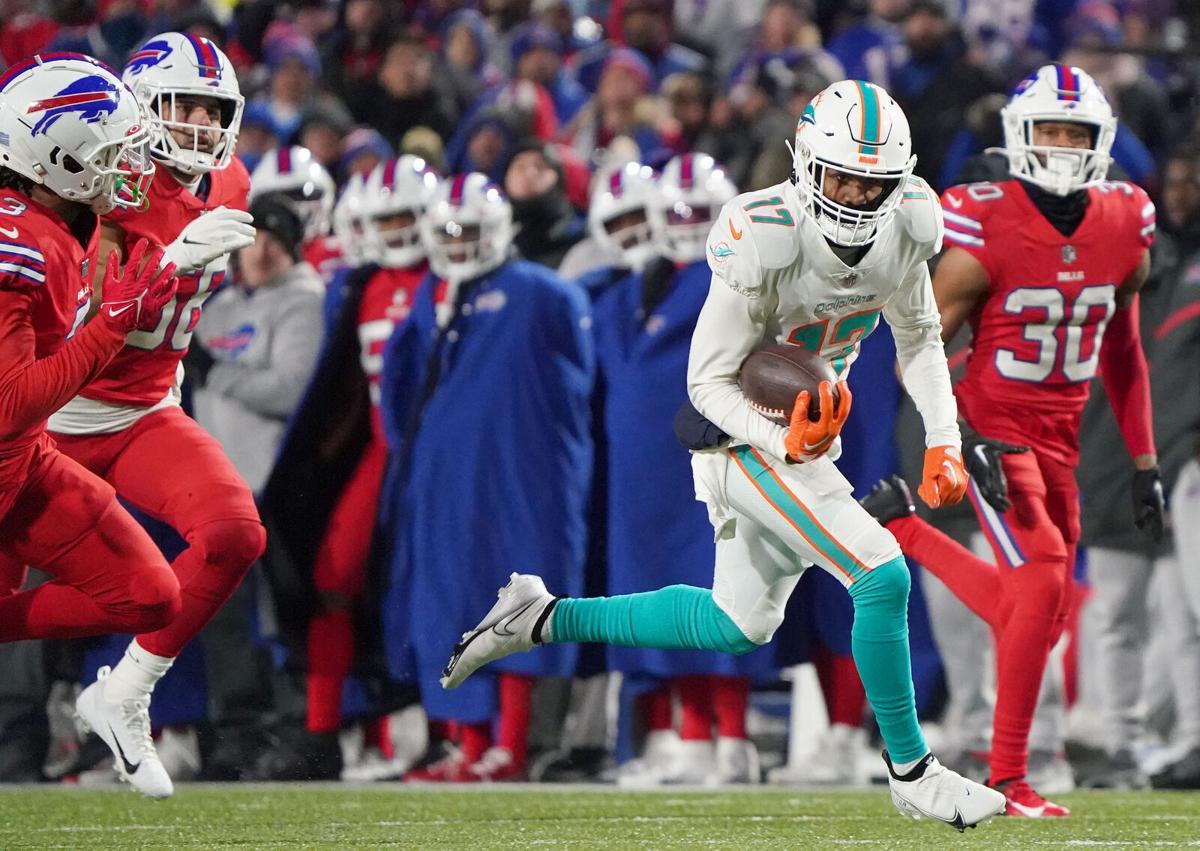 Waddle touchdown run