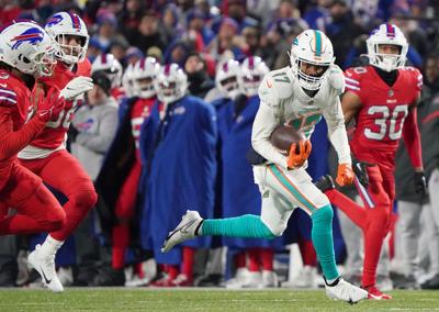 Waddle touchdown run
