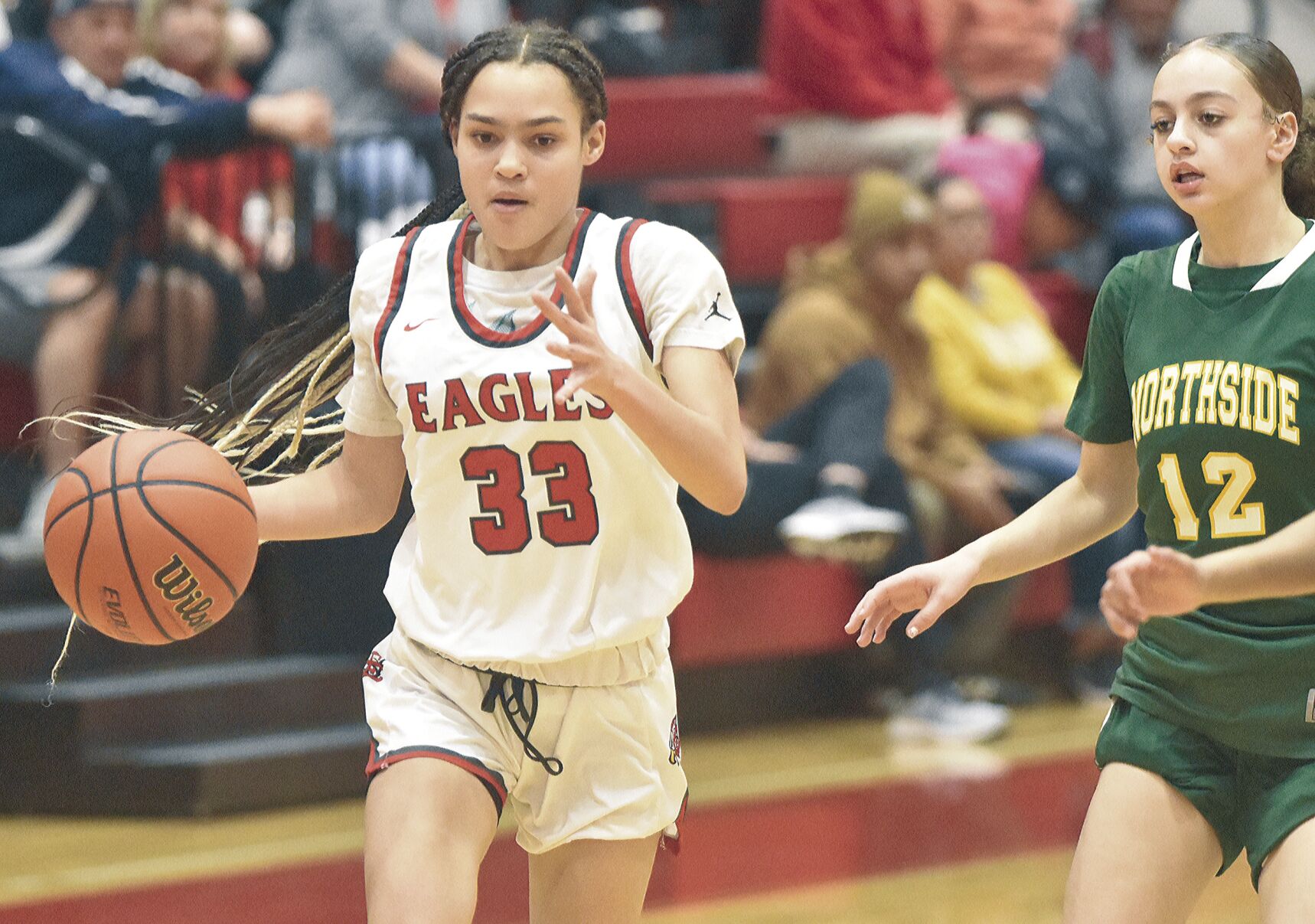 Win No. 13 comes in season finale, 33-7 (copy)