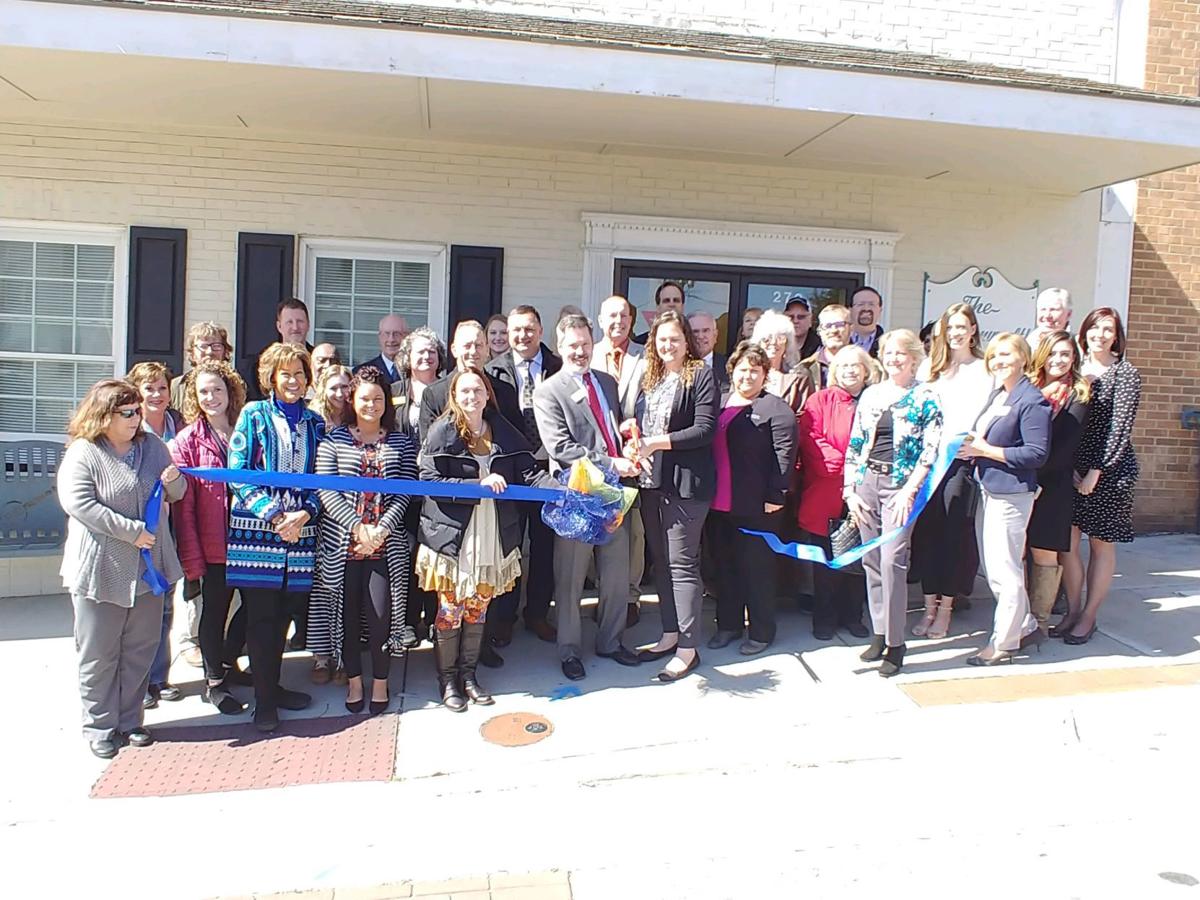 Virginia Title ribbon cutting