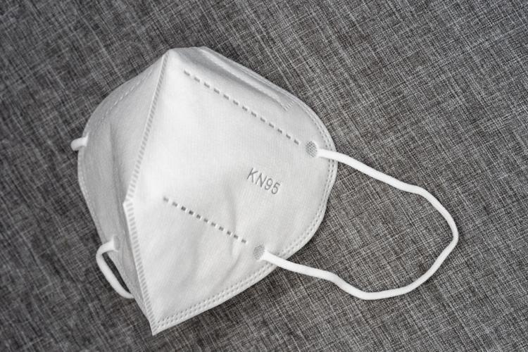 KN95 mask