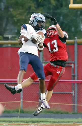 09xx26-roa-spo-lbfootball-03.JPG