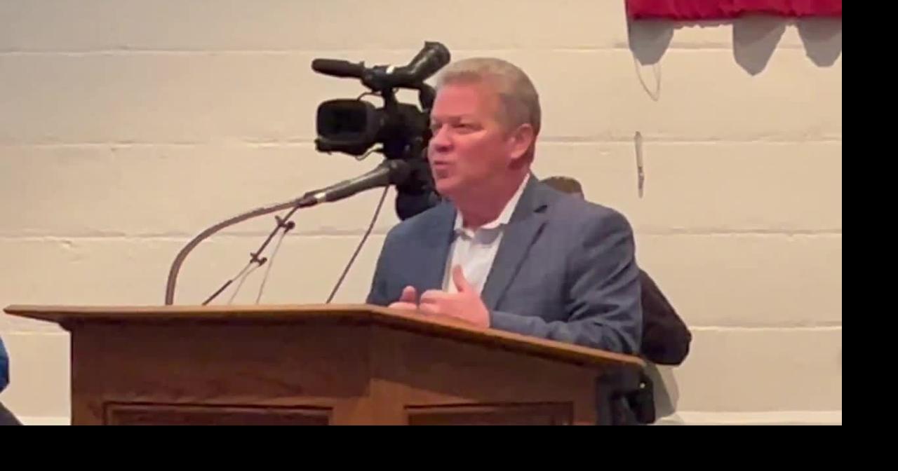 State Sen. Bill Stanley addresses audience at public hearing