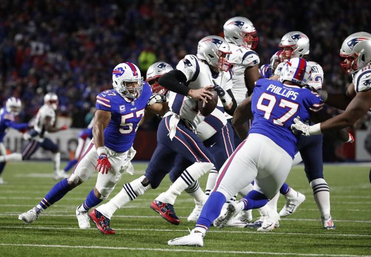 Bills Patriots Lorenzo Alexander  Jordan Phillips  Tom Brady