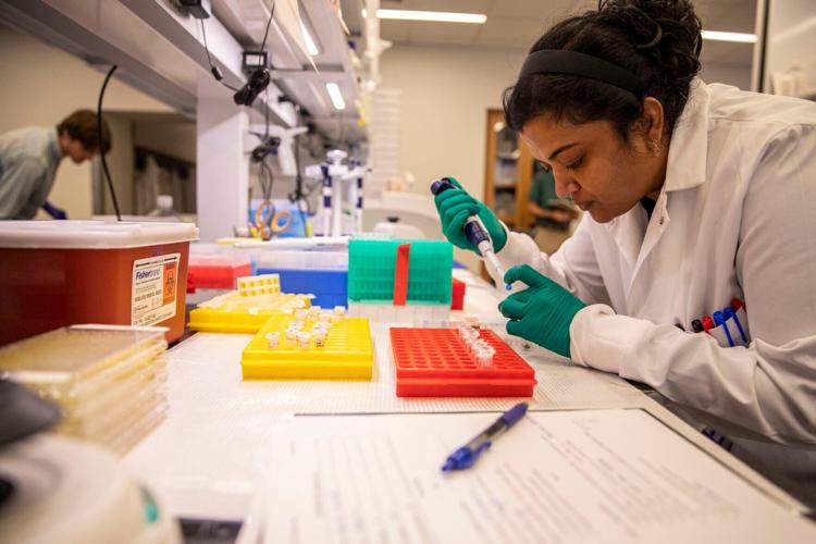 US-NEWS-CORONAVIRUS-LAB-VACCINES-1-PH