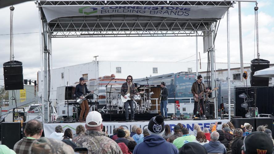 Tyler Hubbard Ply Gem concert