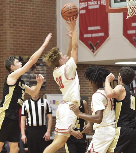 Eagles suffer fourth straight loss, fall by 30