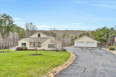 4 Bedroom Home in Moneta - $599,000
