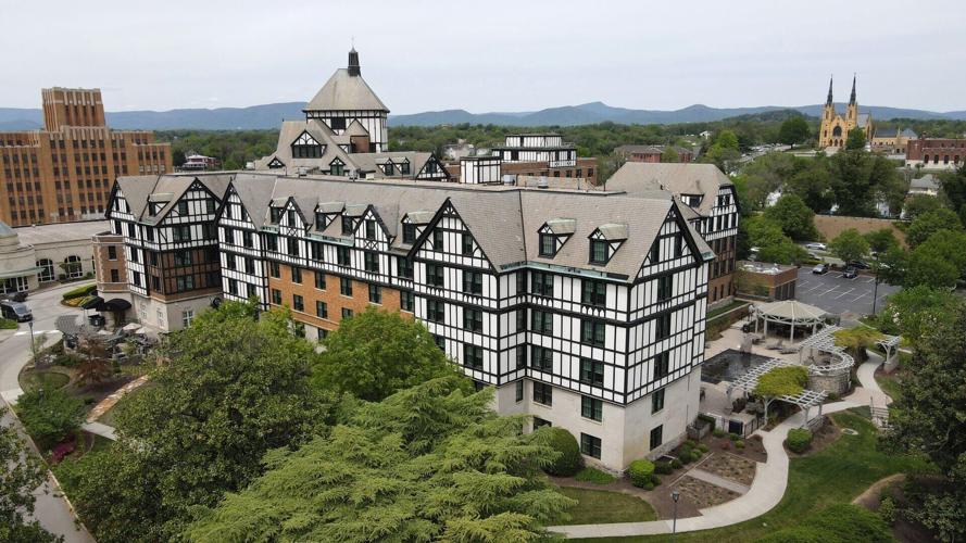 042725-roa-a1-hotelroanoke-01.JPG