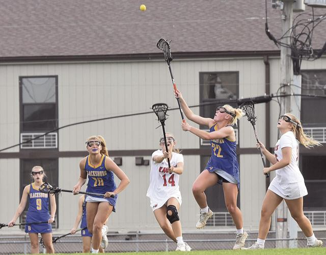 Eagles square record, defeat Bruins