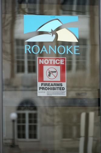 Roanoke gun sign