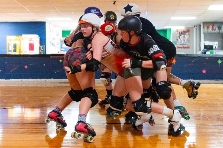 KIDS-TEENS-ROLLERDERBY-3-CS