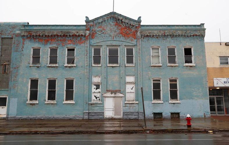 LOCAL East Side CANTILLON