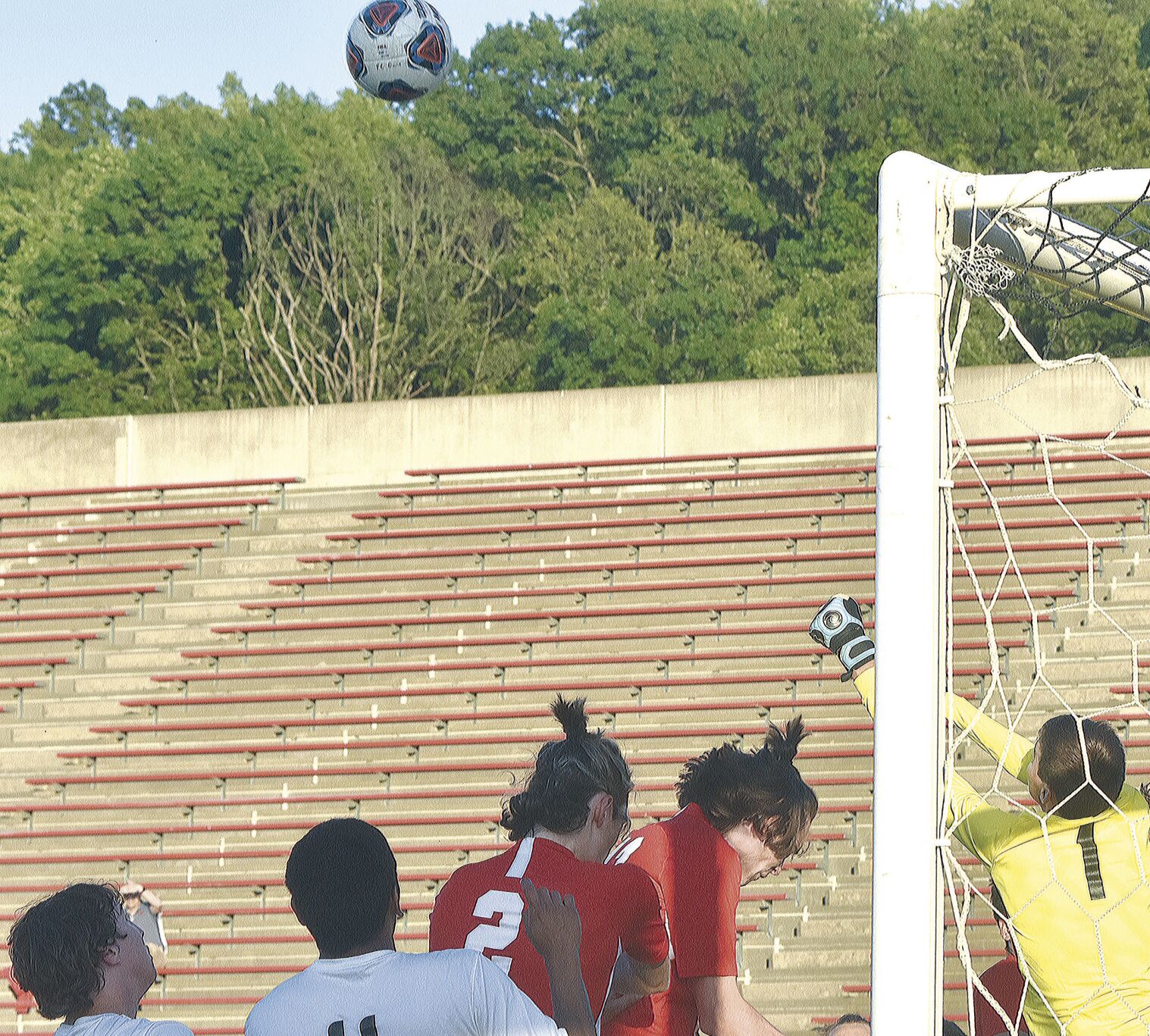 Eagles get back on winning track, 3-1