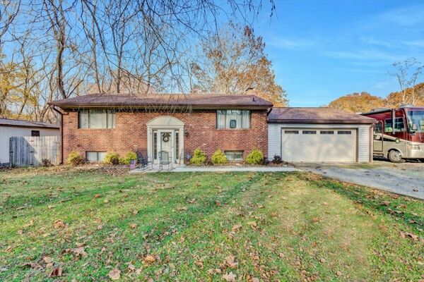 3 Bedroom Home in Hardy - $749,900