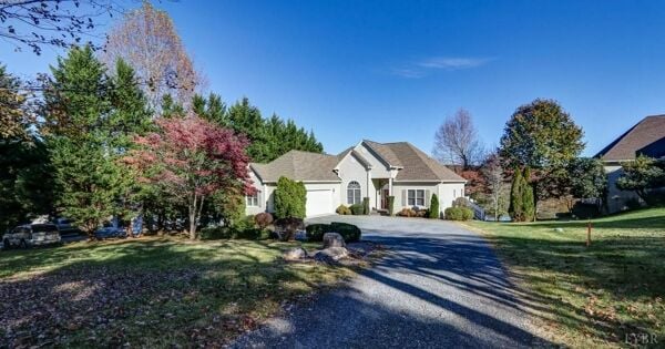 4 Bedroom Home in Wirtz - $819,900