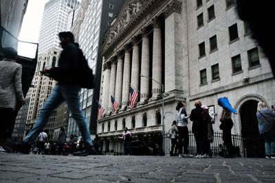 Dow tumbles again as tech wreck continues, S&P hits 52-week low