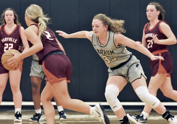 Panthers rally for first win of season, 80-75