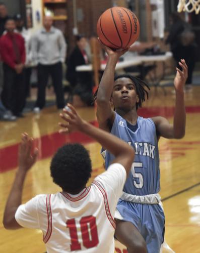 Comets crash Eagles' season opener