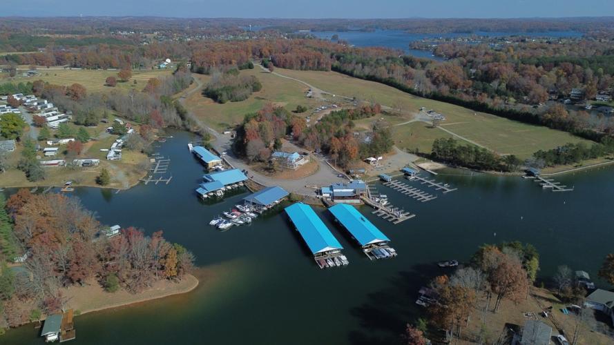Crazy Horse Marina in Moneta