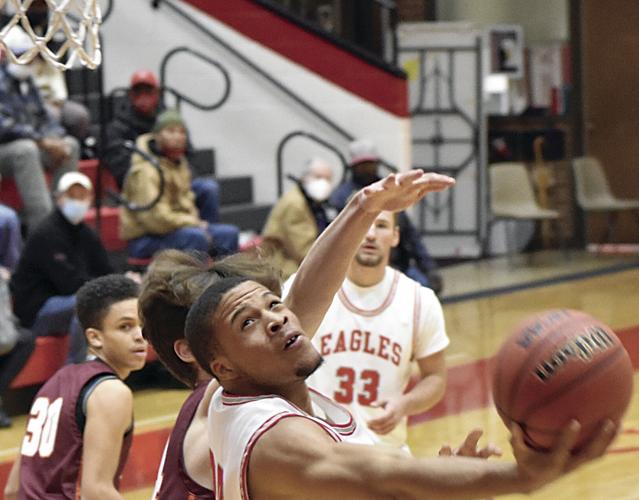 Nine treys propel Cavaliers past Eagles