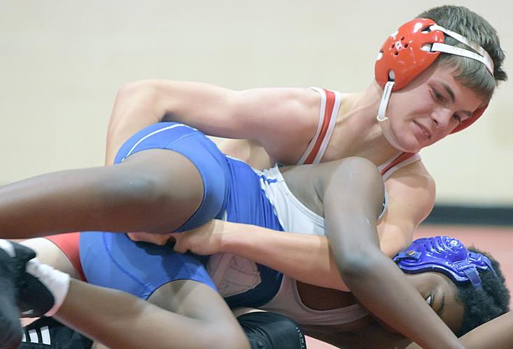 MIDDLE SCHOOL WRESTLERS OPEN SEASON