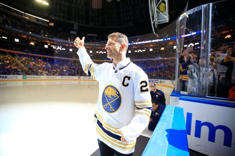 Pominville-Sports-Scull-Sabres-Blue Jackets Pominville