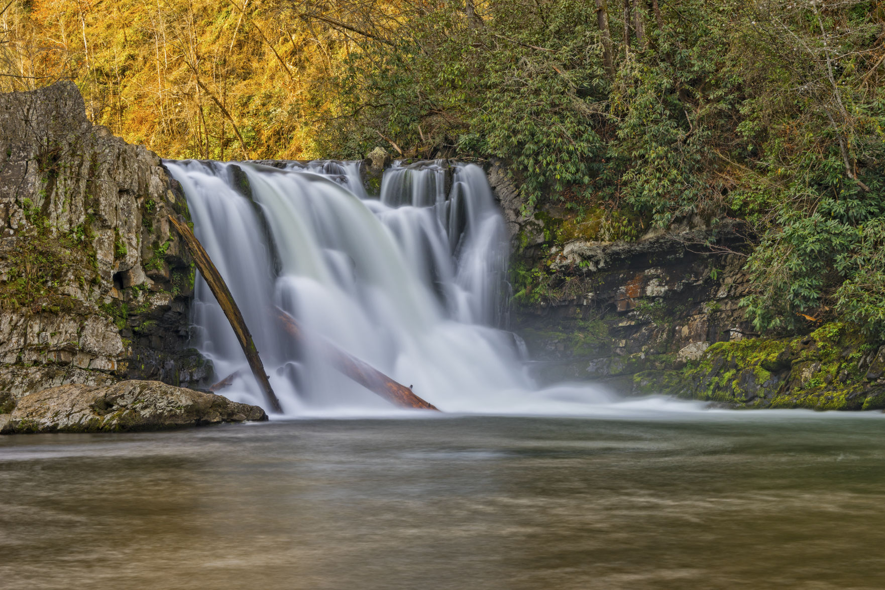 smoky mountains cades cove waterfall smoky mountains cades cove waterfall