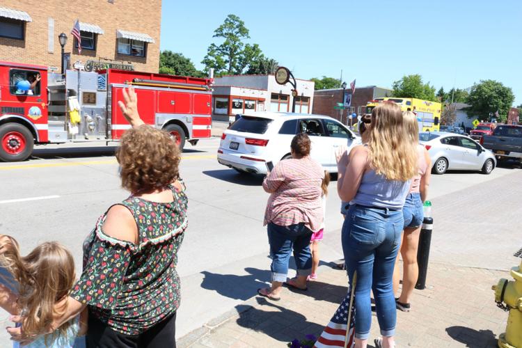 In Mount Morris, car parade drives Class of 2020 toward positive finish to challenging year
