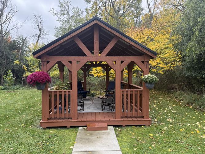 Tom and Ellen Herlihy receive Beautification Award from Geneseo Garden ...