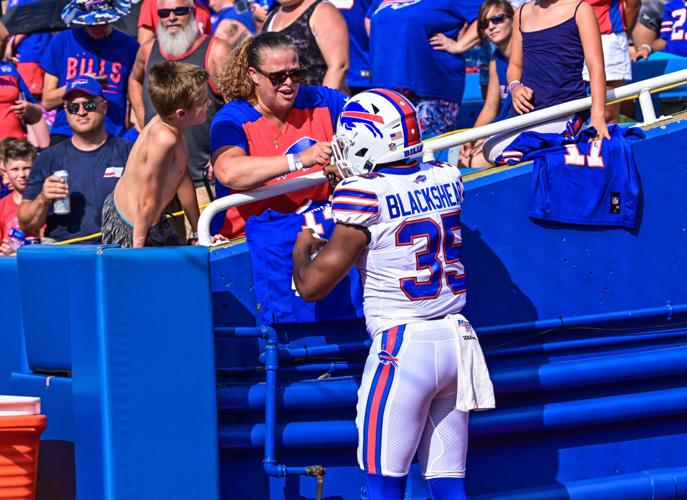 Bills Release O.J. Howard, Duke Johnson 