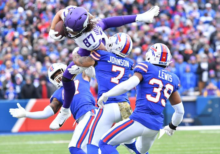 Vikings beat Buffalo 33-30 in OT with late dramatics, improve to 8-1