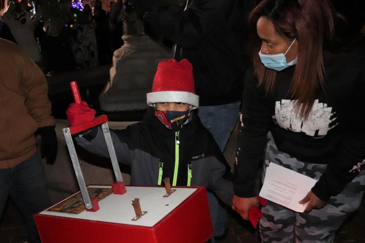 Mount Morris lights up for the holidays Local News