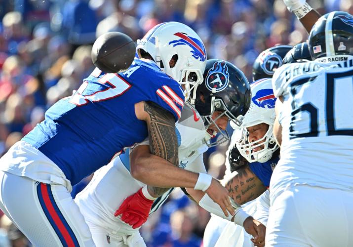 Bills' offense wakes up in second half en route to lopsided victory