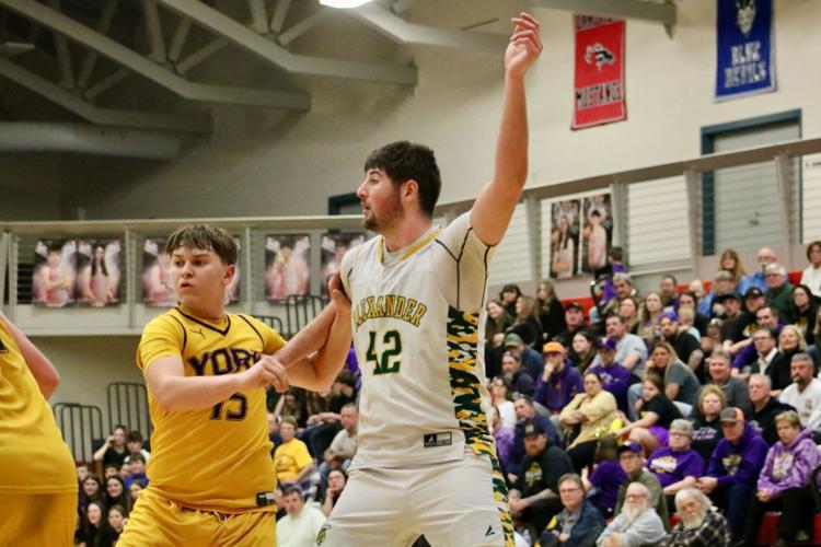 SEC. V BOYS BASKETBALL: Bauer's buzzer-beater helps York stun Alexander ...