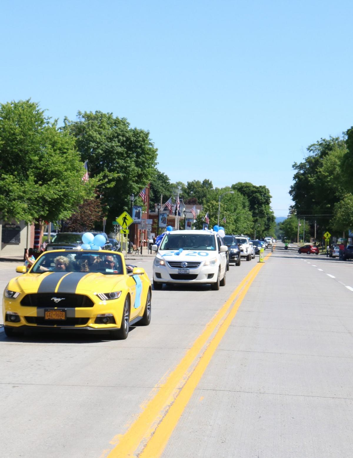 In Mount Morris, car parade drives Class of 2020 toward positive finish to challenging year