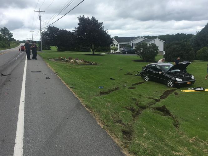 Twovehicle crash injures two in Livonia Local News