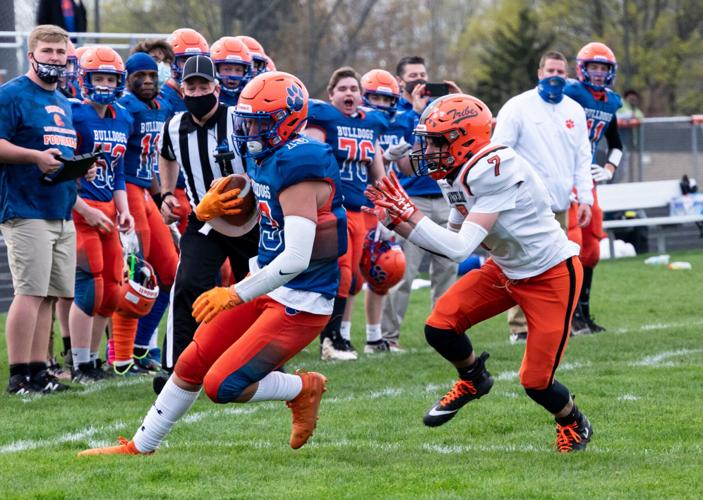 H.S. FOOTBALL: Livonia's blasts Waterloo 50-6 to set up title game showdown  against Bath-Haverling, Sports