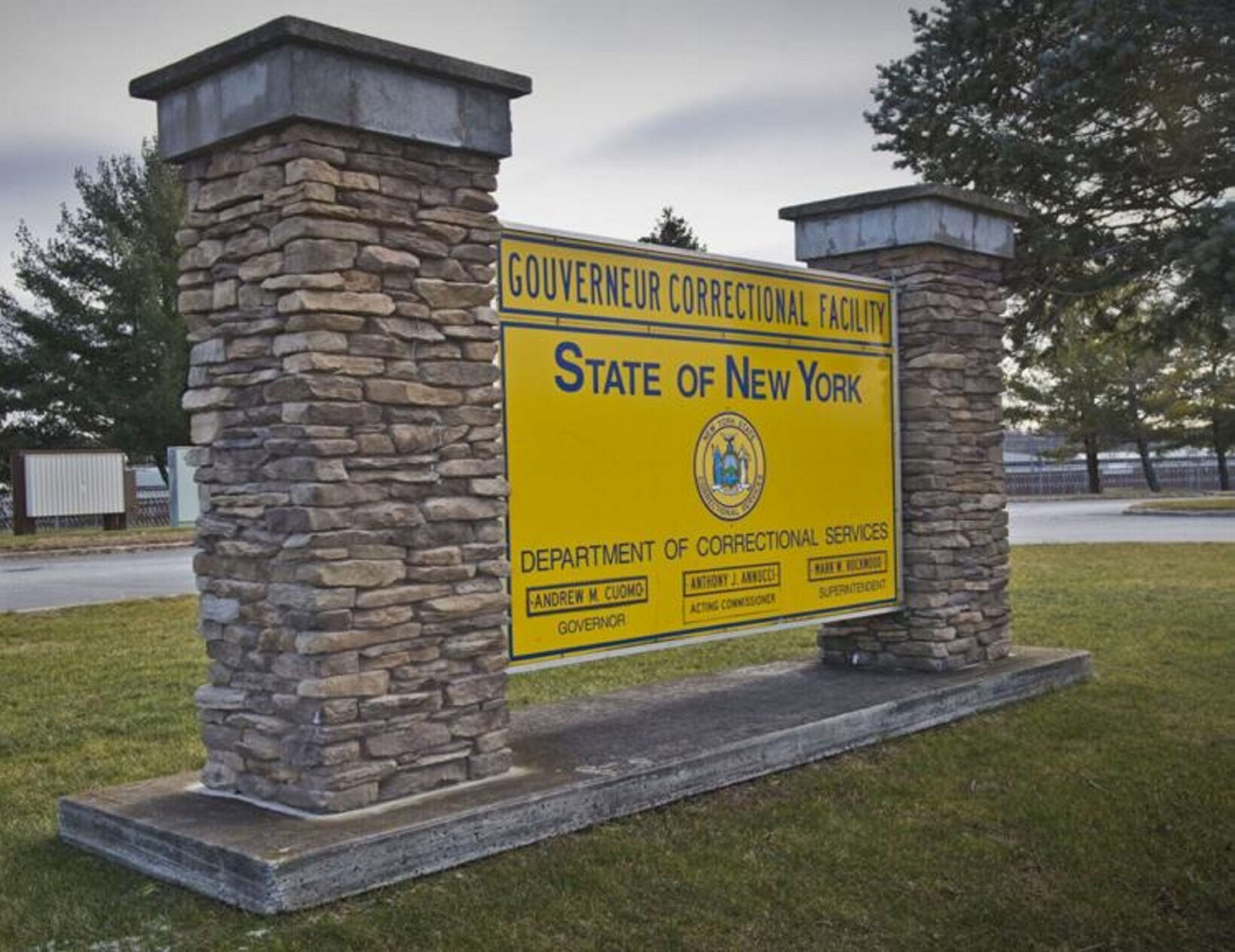 New York corrections officers hope double-bunking law slows