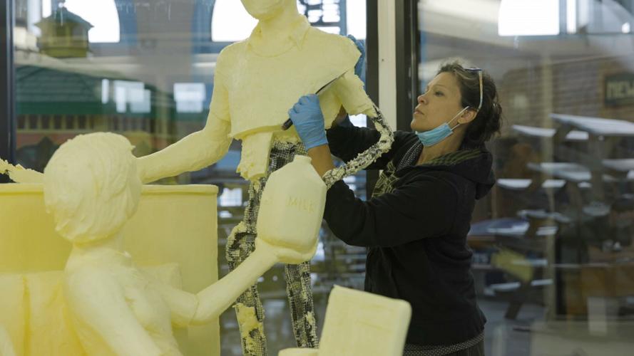 Butter Sculpture Begins In Syracuse