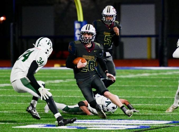 H.S. FOOTBALL PREVIEWS Le Roy vs. OakfieldAlabama/Elba highlights Week 4 Friday slate Sports