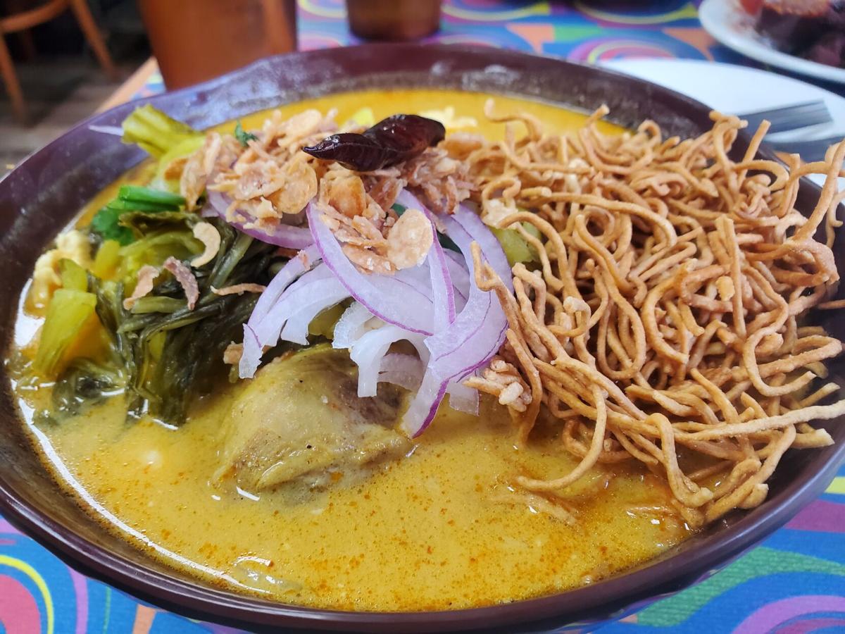Review Thai Market Serves Amazing Food In Low Key Space Food Drink Theleadernews Com