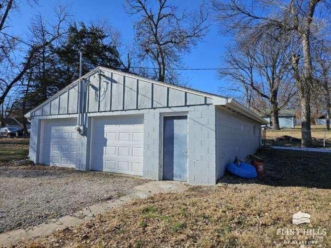 403 N 4th Street, Westmoreland, KS 66549 SingleFamily Houses